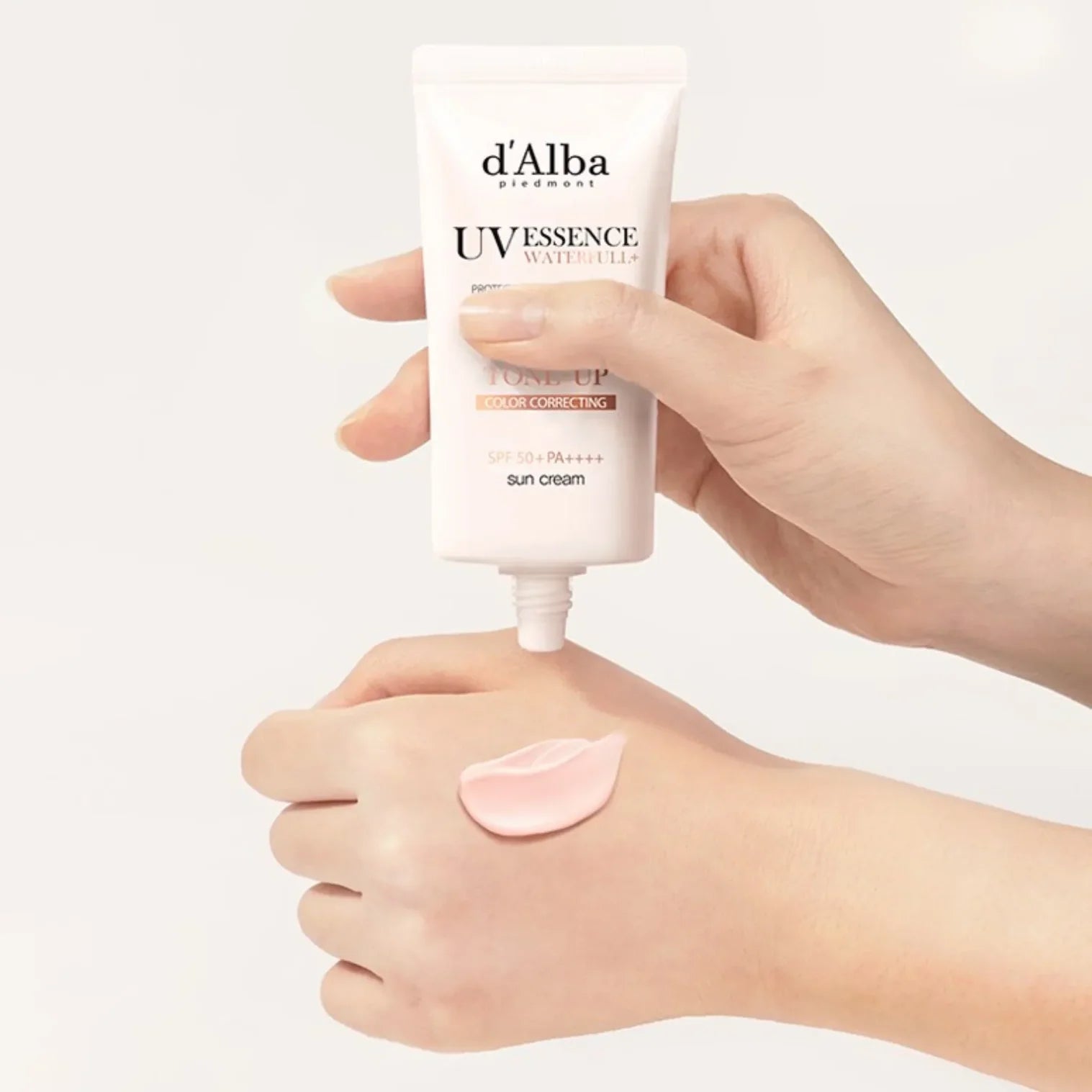 D'ALBA Waterfull atspalvį suteikiantis saulės kremas 50 ml