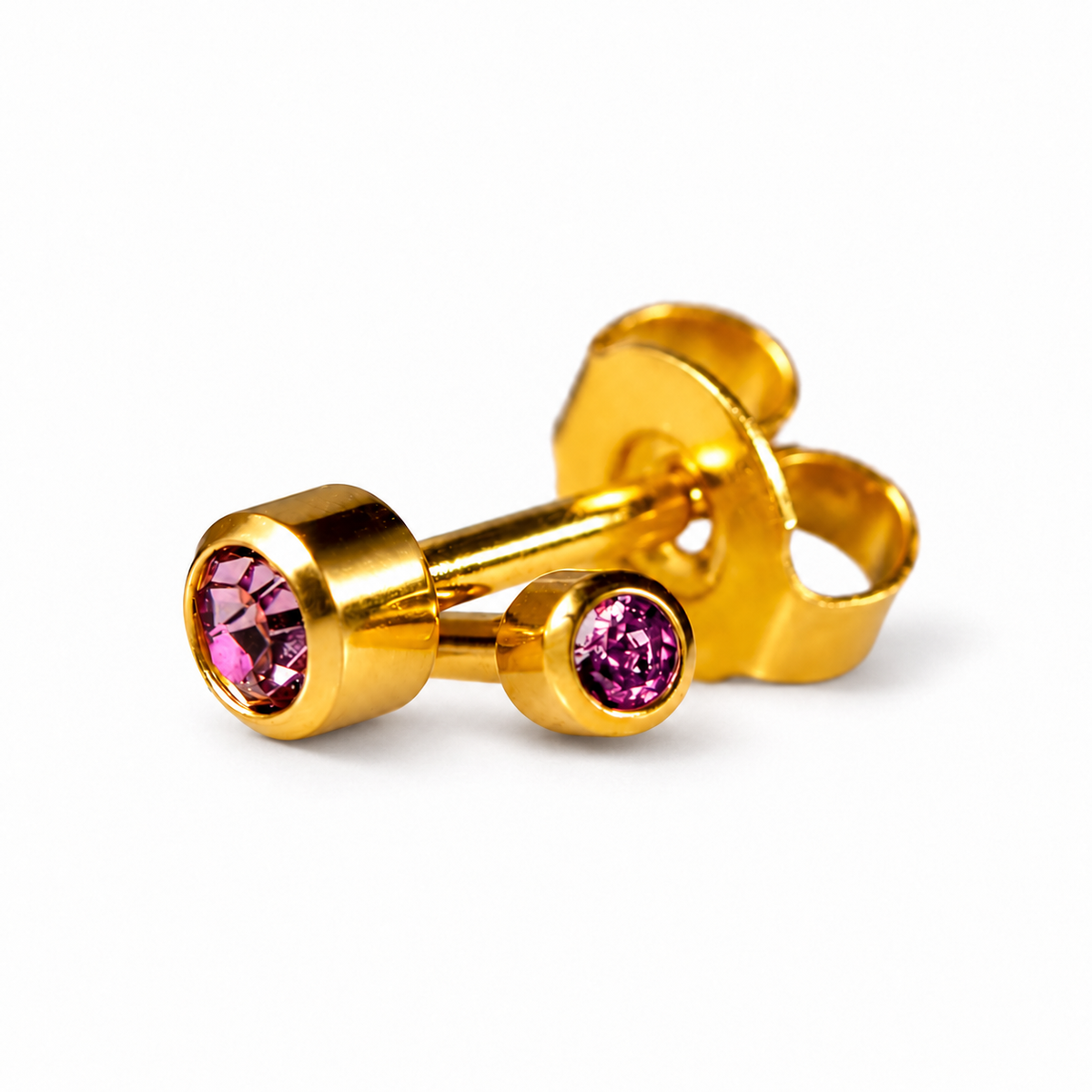 Caflon Mini Aleksandritas 3mm stud tipo auskarai su violetiniu akmenėliu, paauksuoti