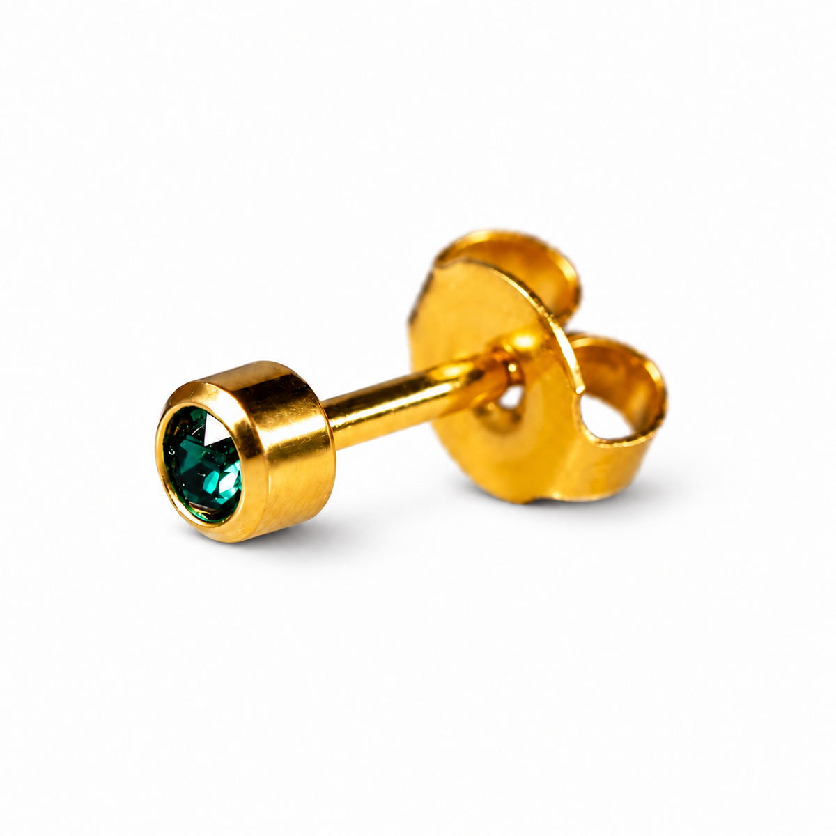 Caflon Smaragdas 4mm stud tipo auskarai su žaliu akmenėliu, paauksuoti