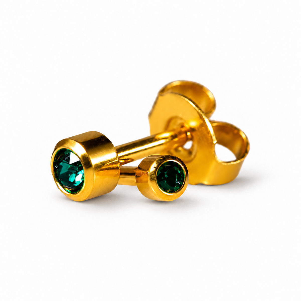 Caflon Mini Smaragdas 3mm stud tipo auskarai su žaliu akmenėliu, paauksuoti